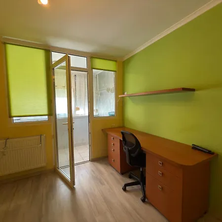 Comfortable 2 Bedrooms Titan By Chr Luxury Apartament